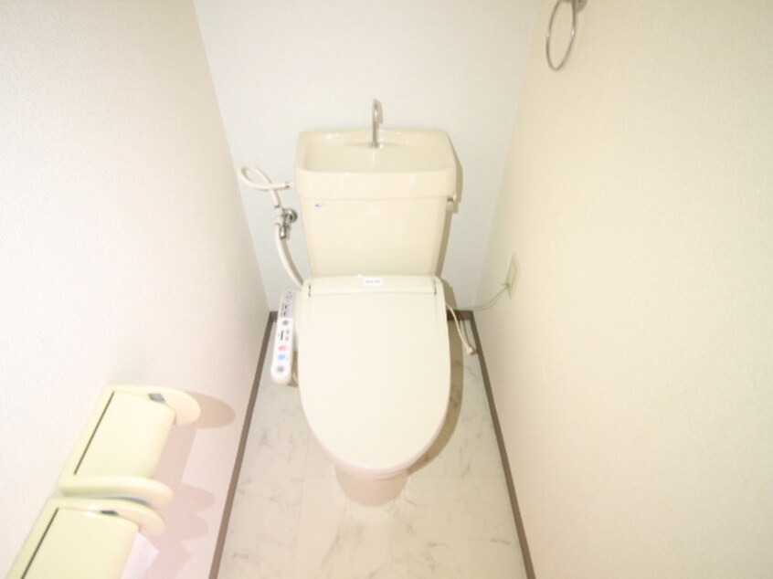 トイレ クロ－バ－ハイツ