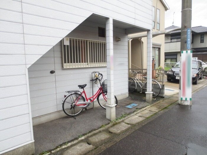 駐輪場 中沢壱番館