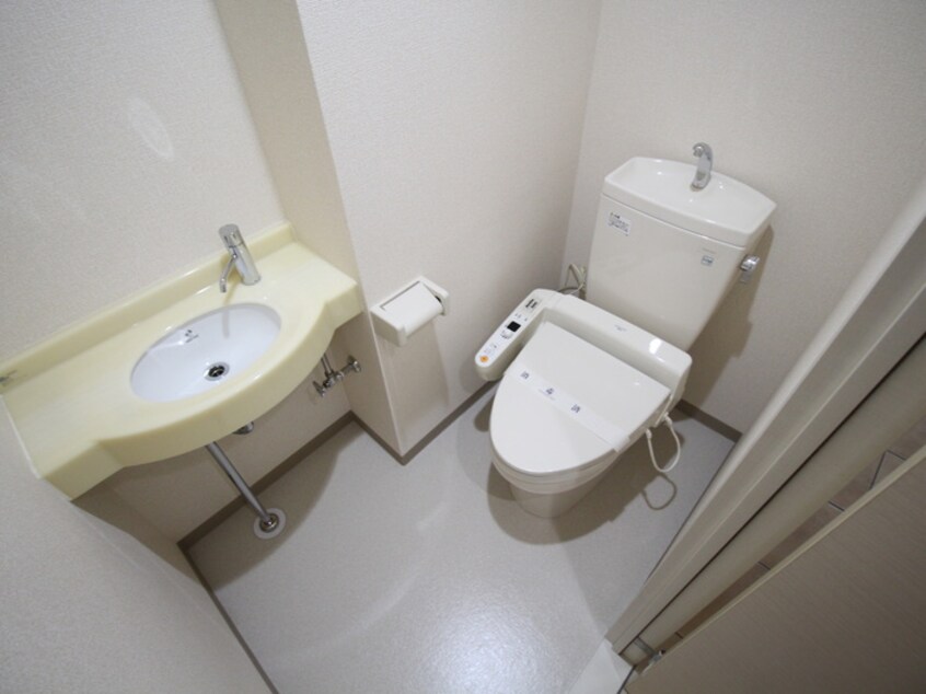 トイレ アクアライブラ