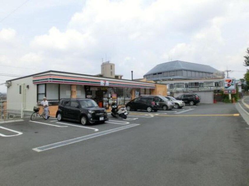 セブンイレブン 豊中桜の町6丁目店(コンビニ)まで49m アクアライブラ