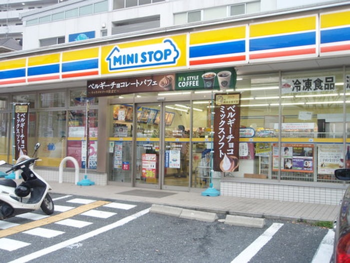 ミニストップ　豊中少路店(コンビニ)まで238m アクアライブラ
