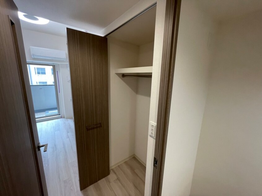 収納 ﾌﾟﾚｻﾝｽ大国町ｱﾄﾞﾛｯｿ(1104)