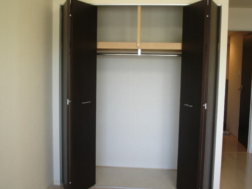 収納 シオン中山