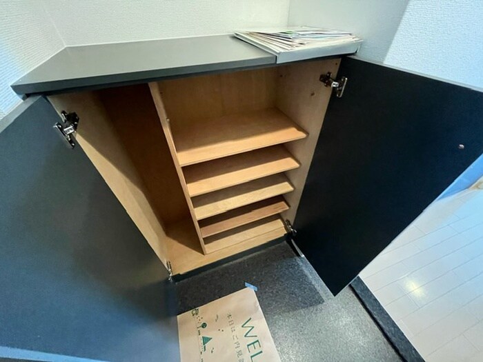 靴箱 シオン中山