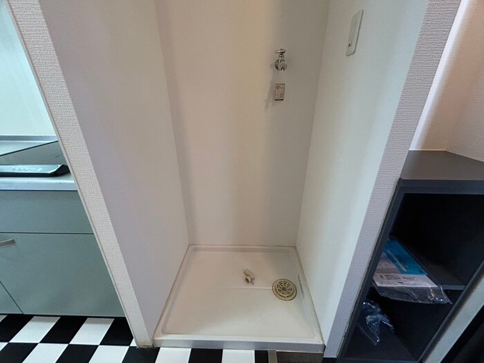 洗濯機置場 BRVEGHEL（ﾌﾞﾘｭｰｹﾞﾙ）