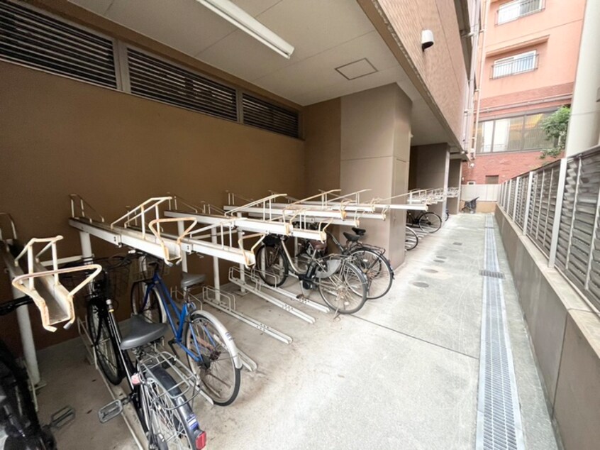 駐輪場 アーデン江坂