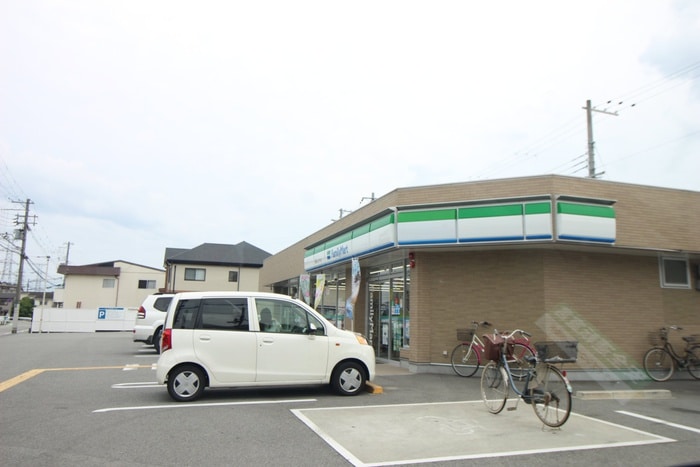 ファミリーマート(コンビニ)まで400m Ｋマンション