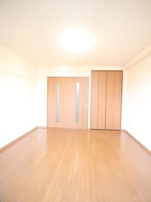 居室 オズレジデンス花園