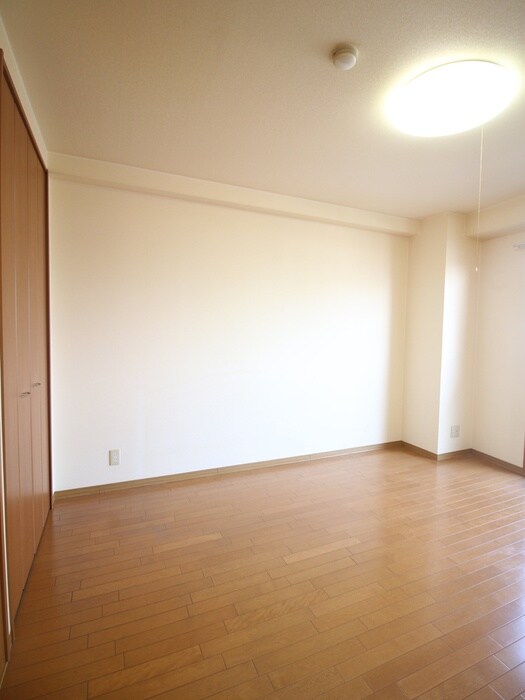 居室 オズレジデンス花園