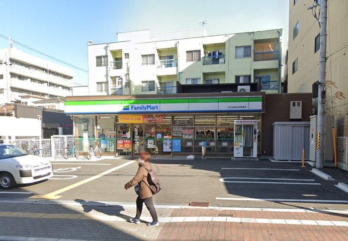 ファミリーマート(コンビニ)まで65m ロイヤルフィオーレあびこ