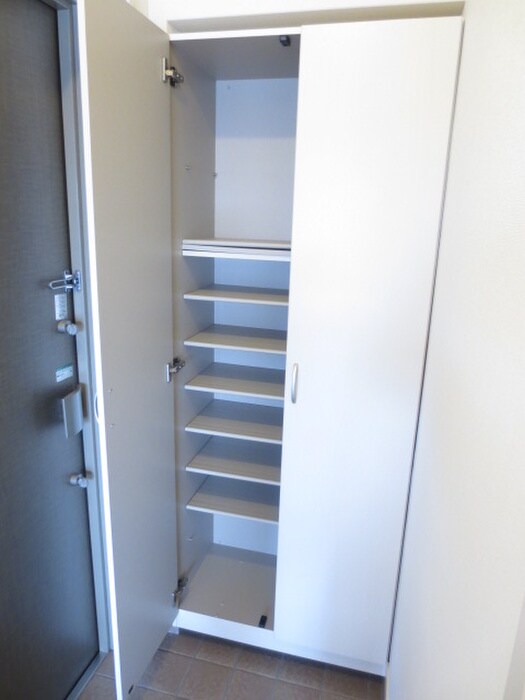 靴箱 ﾐﾗｰｼﾞｭにおの浜