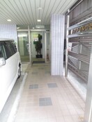 エントランス部分 ハイツ　イルロゼオ