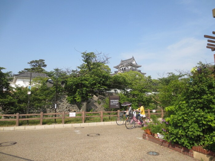 岸和田城(公園)まで800m グランパルクコ－ズ