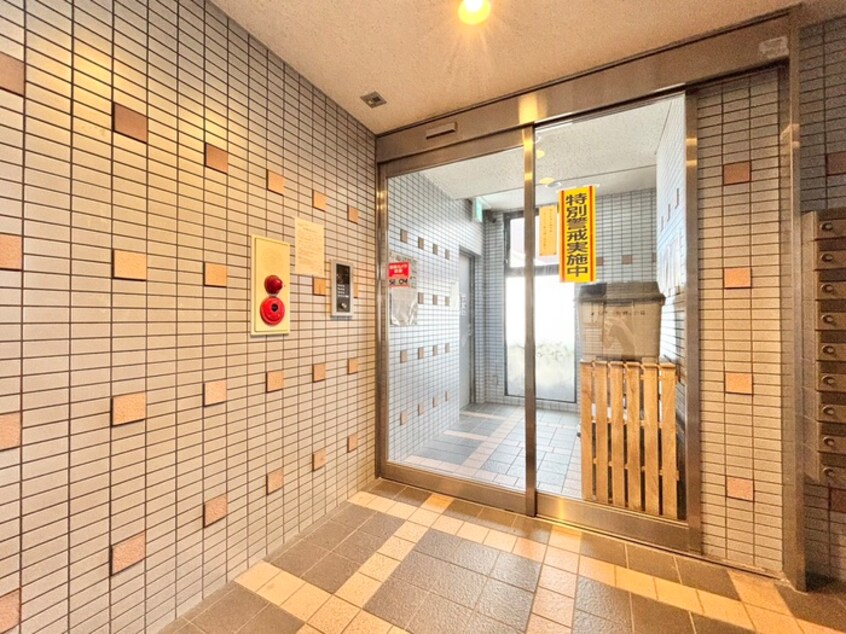 エントランス部分 フレンドビラ三国ヶ丘