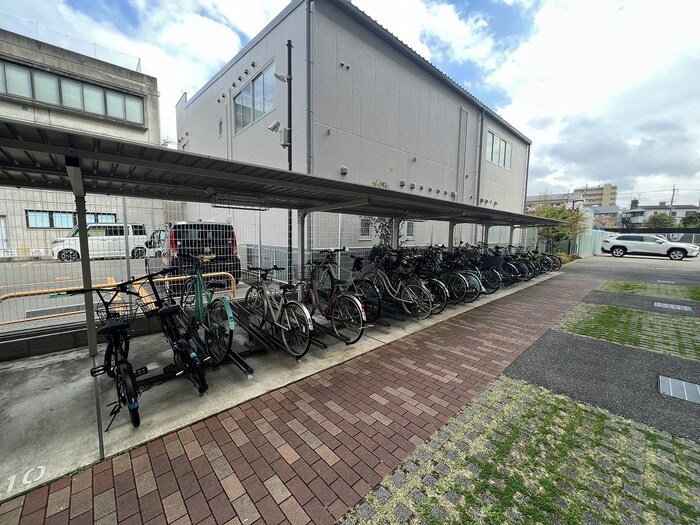 駐輪場 エレメンタリ－プレイス