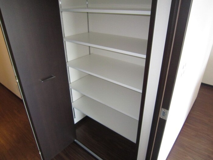 収納 エレメンタリ－プレイス