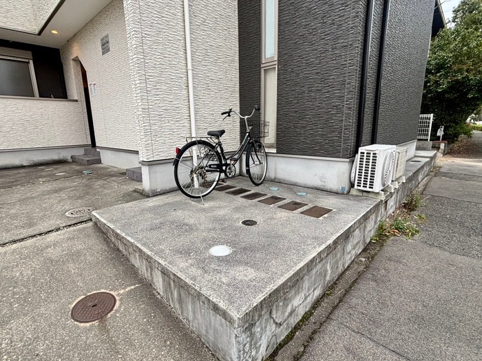 駐輪場 アジール・アン