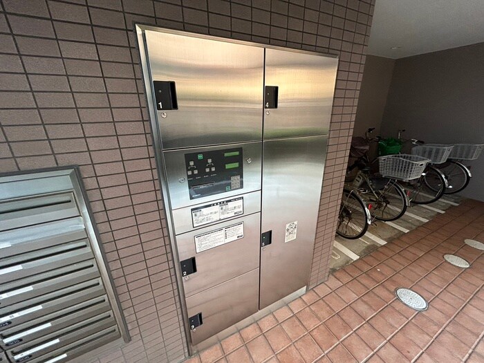 エントランス部分 レジデンス八楽