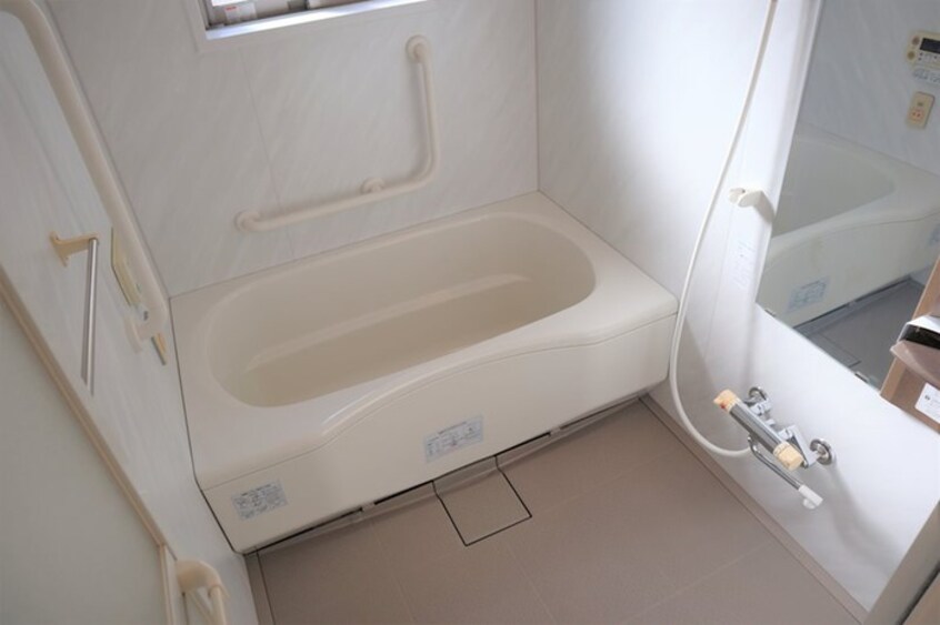 バス／シャワールーム等 レジデンス八楽