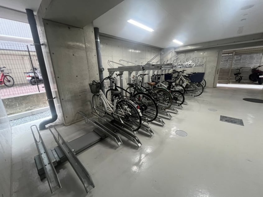 駐輪場 アドバンス上町台シュタット