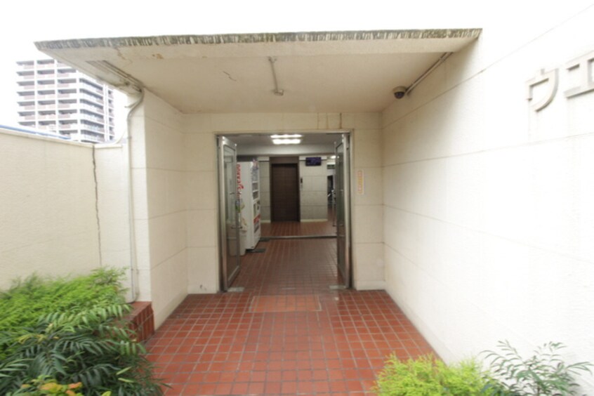 エントランス部分 ＷＥＳＴヒルズ平野