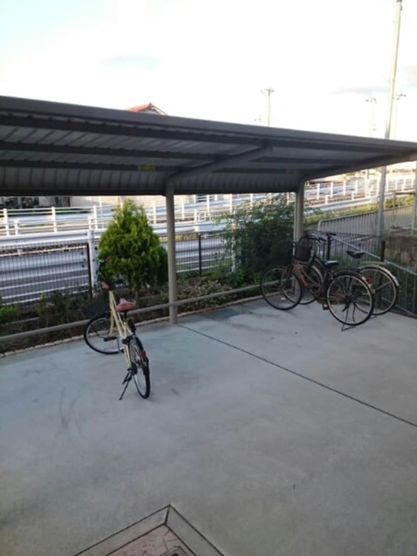駐輪場 シャルマンコート