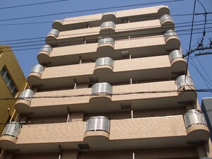 ラ・トゥ－ル上本町