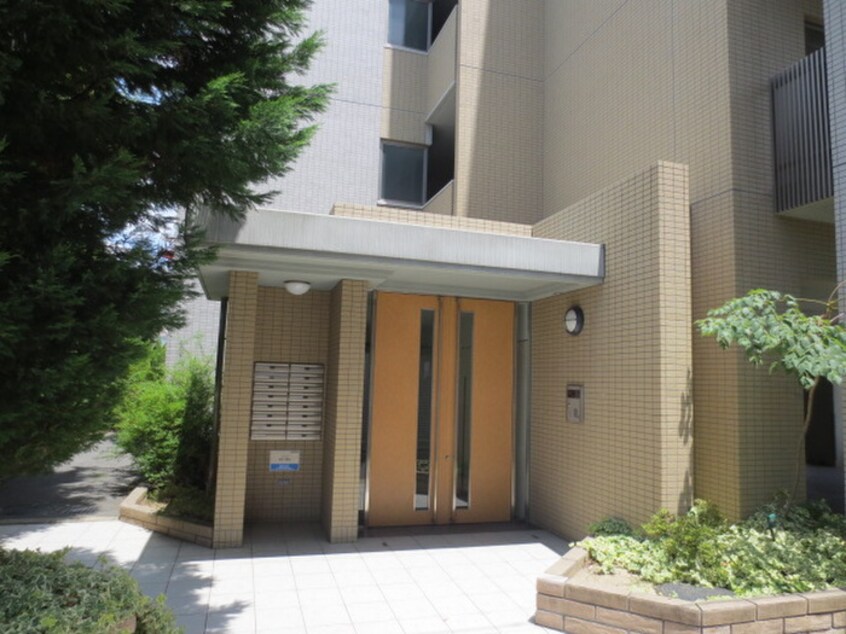 エントランス部分 メゾンプチチェリ－