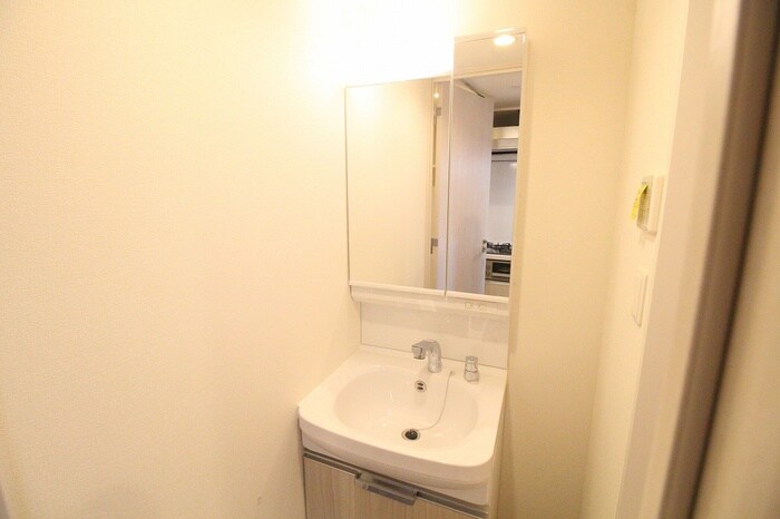 洗面 ﾌﾟﾚｻﾝｽ兵庫ｳﾞｨｱｰﾚ（810）