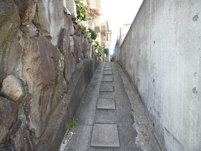 エントランス部分 シャルル太寺