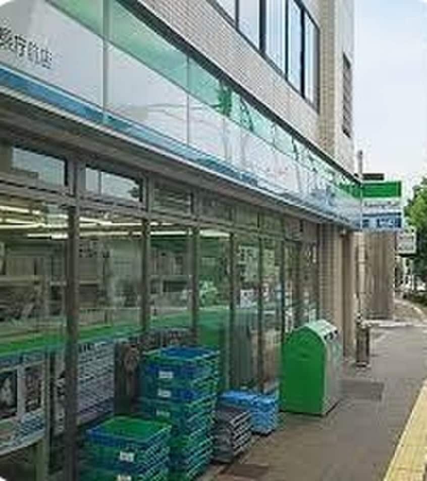 ファミリーマート神戸花隈店(コンビニ)まで160m アプリーレ元町ウエスト