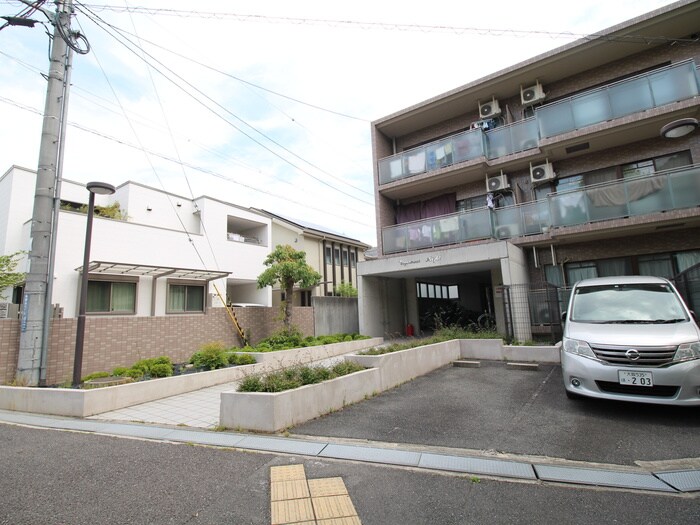 駐車場 津雲台ハイツ