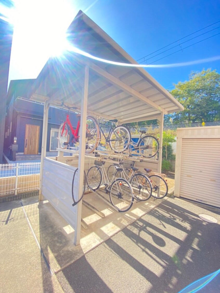 駐輪場 フジパレス諏訪森西