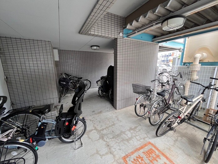 駐輪場 ゼハールト橘