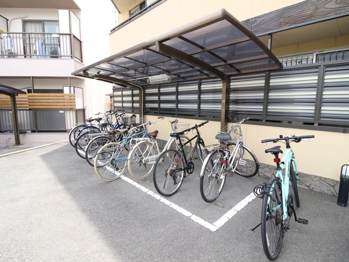 駐輪場 ベルナーコーチ