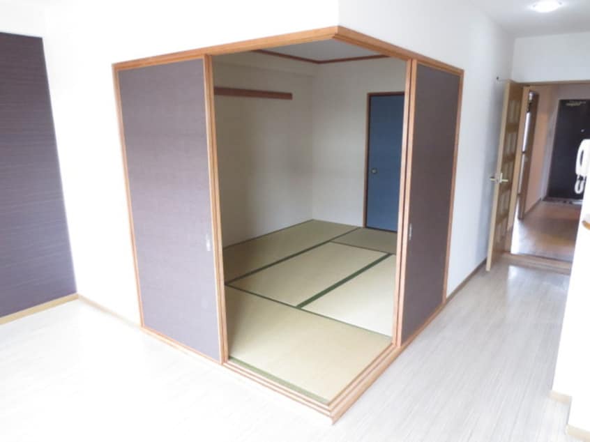 居室 エクシアパーム弐番館