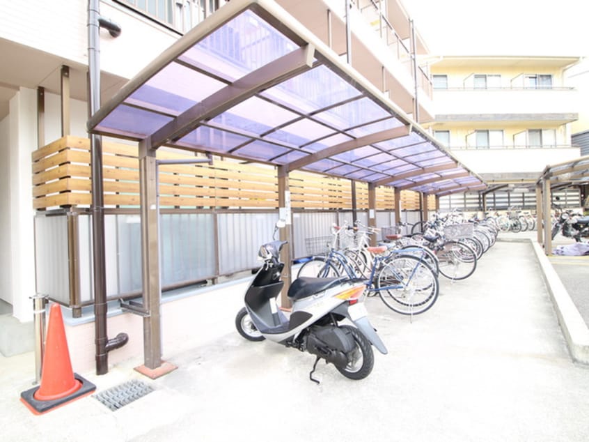 バイク置き場 メゾン・ユングフラウ・ヨッホ