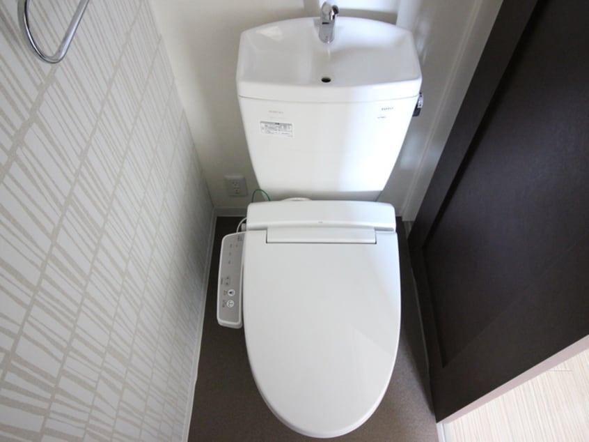 トイレ ラ・ウェゾン板宿