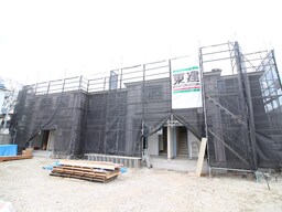 建築中