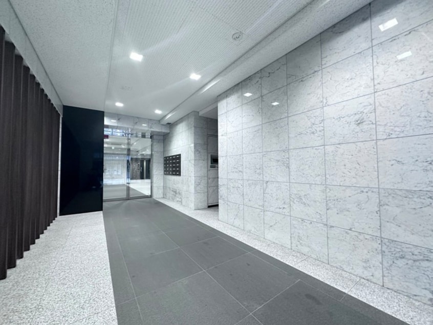 エントランス部分 リーガル京都烏丸東（304）