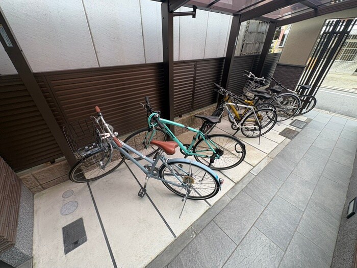 駐輪場 MESAVERDE　一条