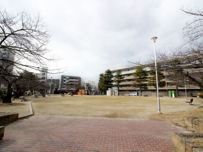長興寺公園(公園)まで165m レジデンス南桜塚