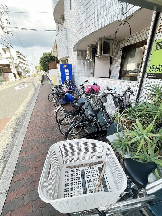 駐輪場 白樺ハイツ清水