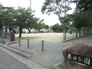 公園(公園)まで121m メゾン打出