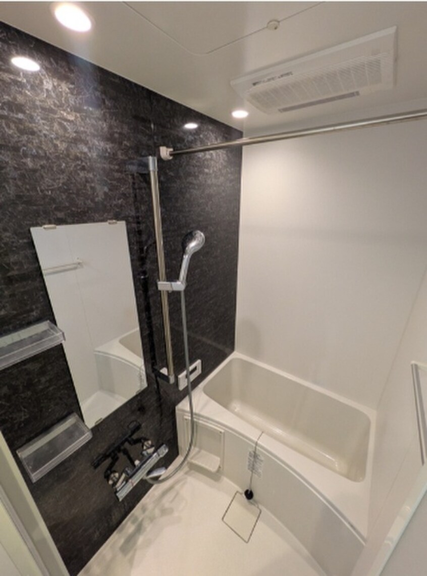 バス／シャワールーム等 MAIN STAGE The Base Front