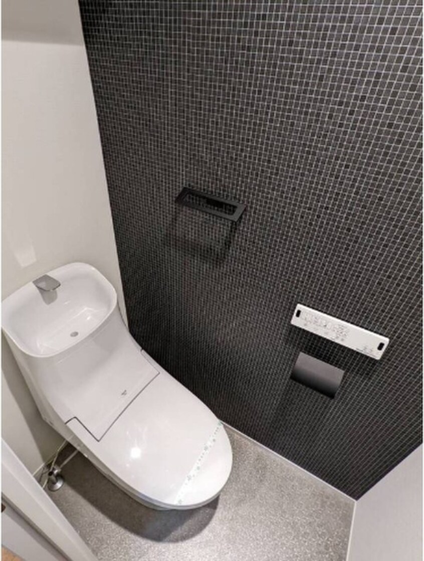 トイレ MAIN STAGE The Base Front