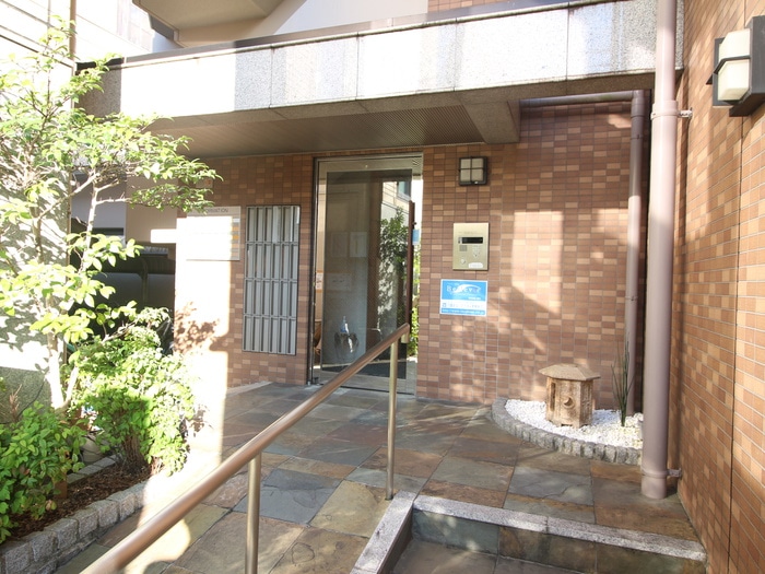 エントランス部分 Ａｖｅｎｉｒ北白川