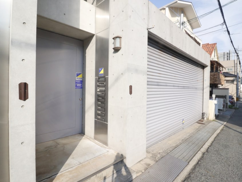 エントランス部分 家根源ビル