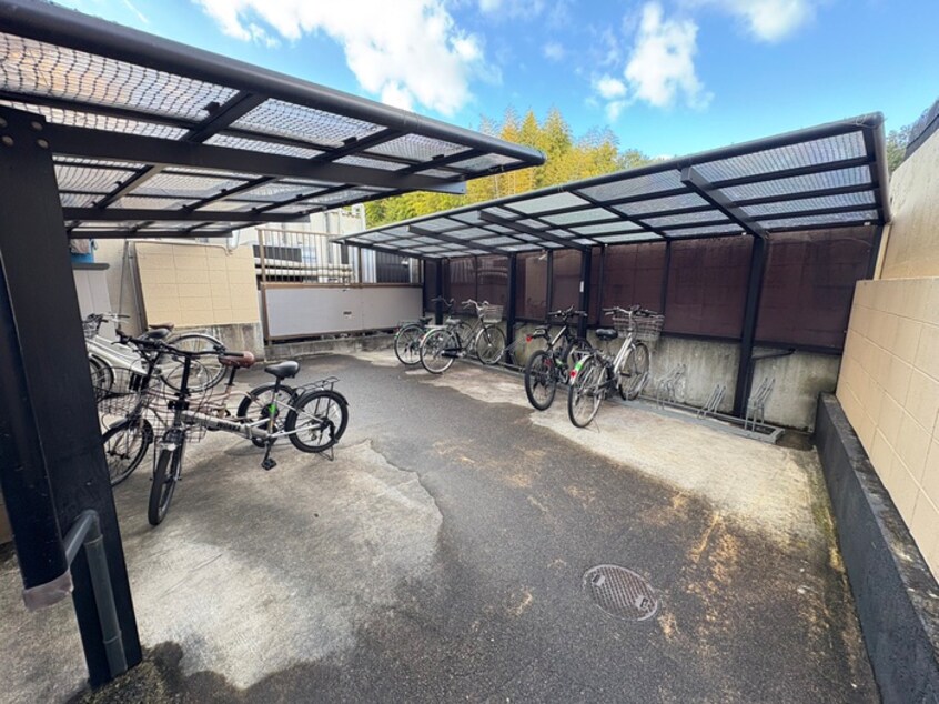 駐輪場 PALACE FIRST Q