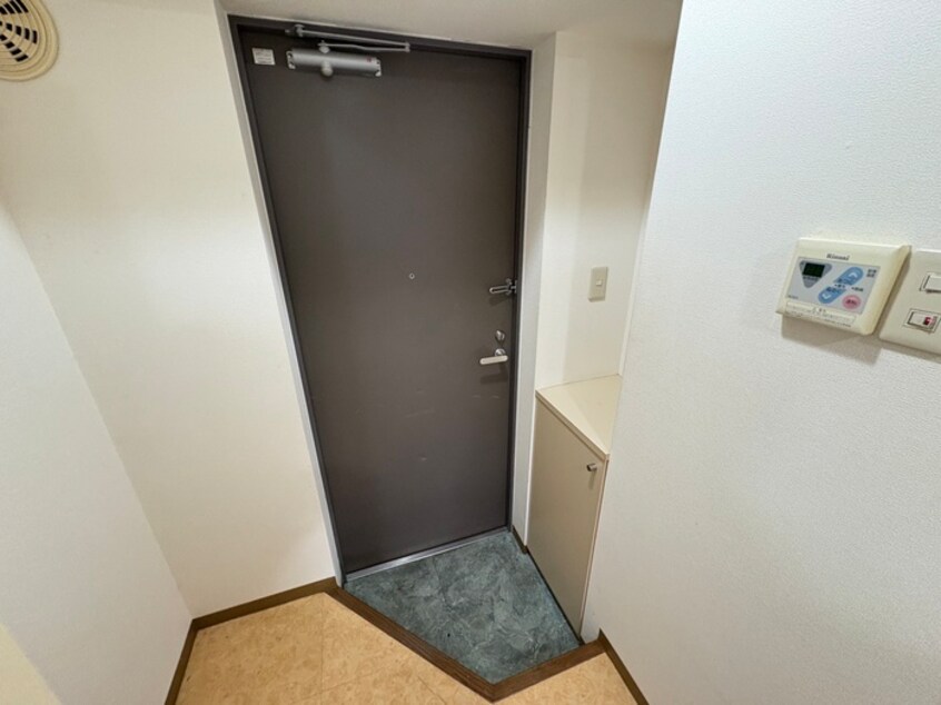 玄関 PALACE FIRST Q